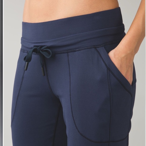 Lululemon base runners - Picture 3 of 5